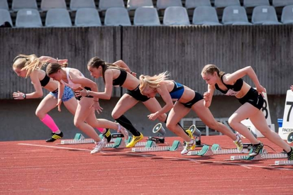 SVEIKINAME LAM sportininkes